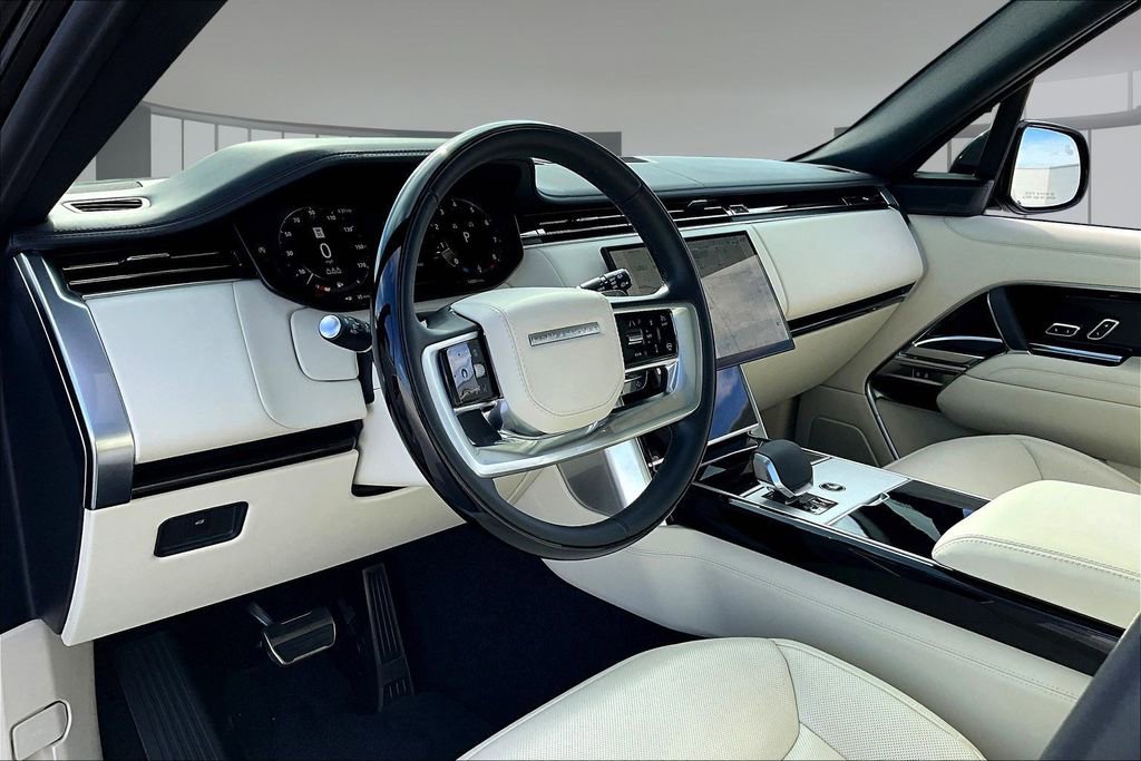 Certified 2025 Land Rover Range Rover SE AWD/4WD image 15