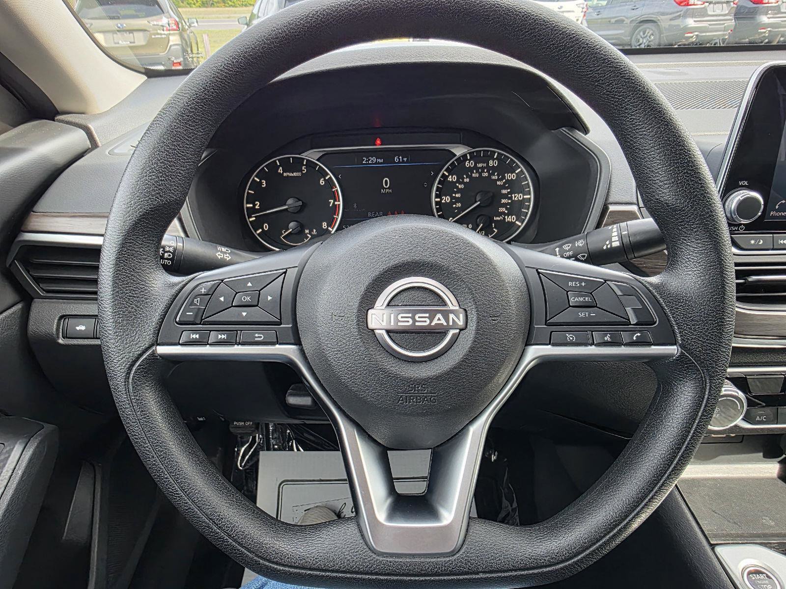 Used 2024 Nissan Altima 2.5 SV image 14