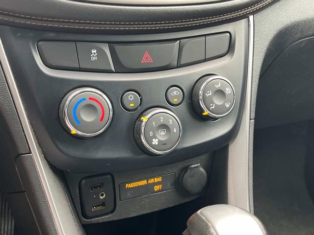 Used 2018 Chevrolet Trax LT w/ LT Convenience Package image 31