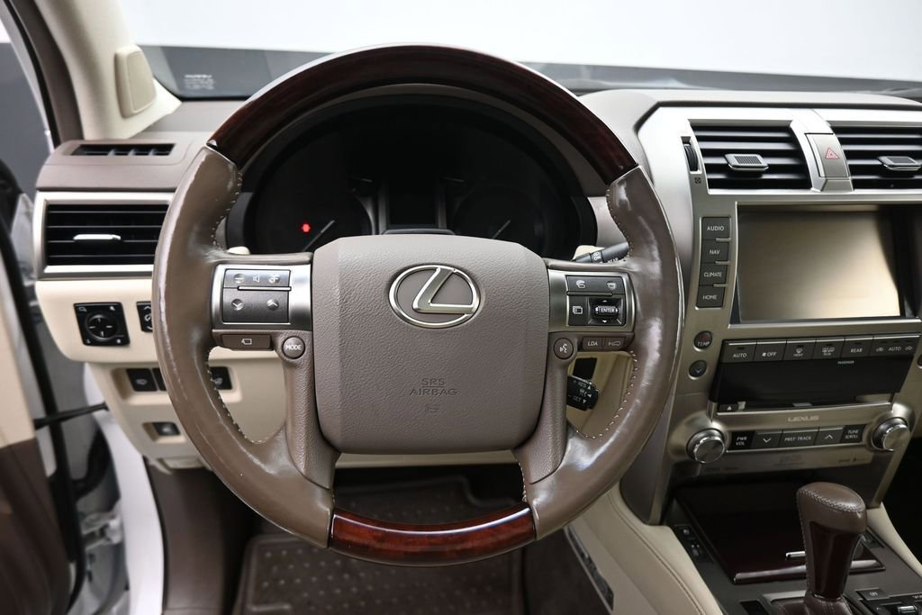 Used 2018 Lexus GX 460 Luxury AWD/4WD image 14