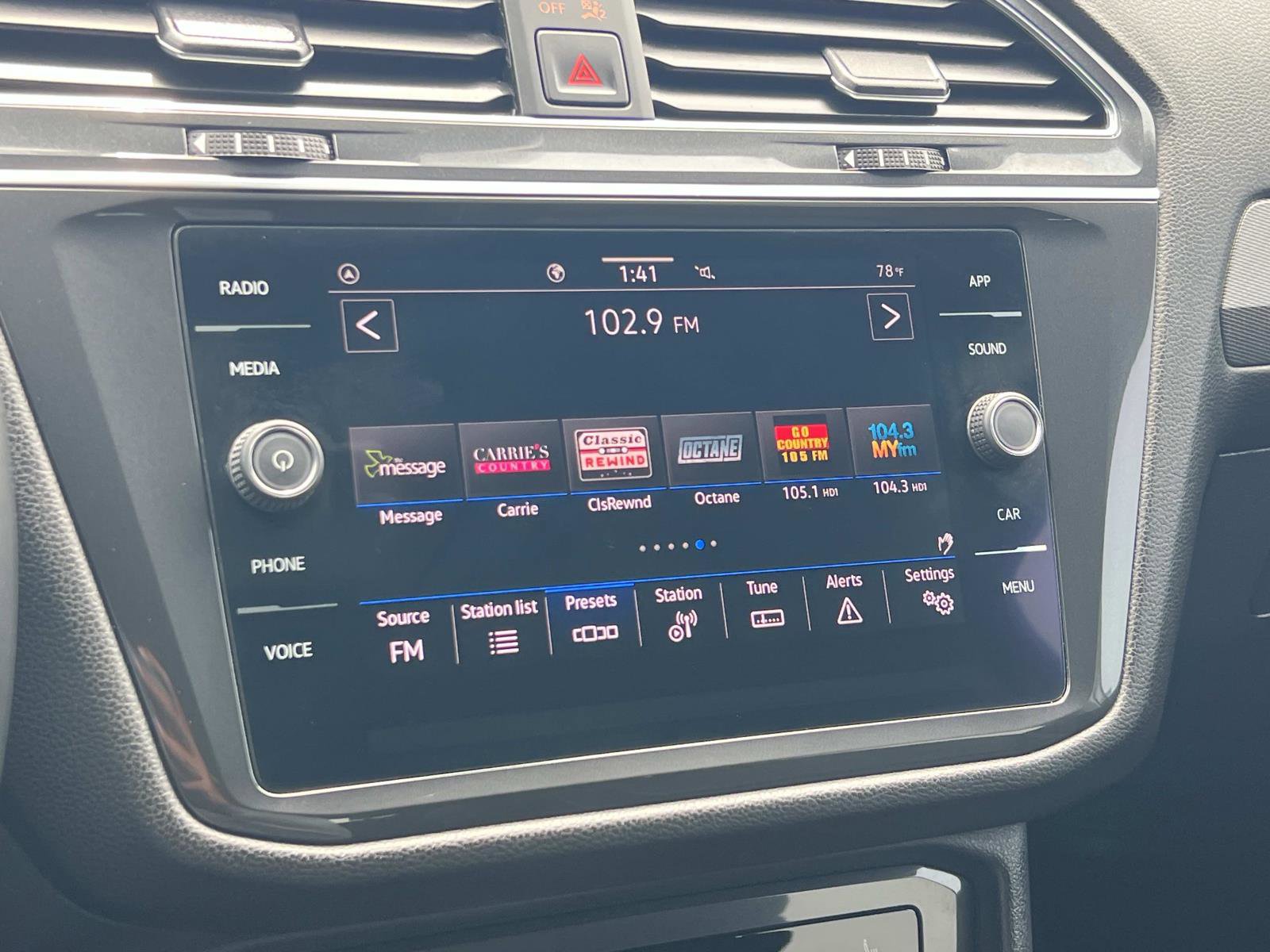 Certified 2022 Volkswagen Tiguan SE image 13