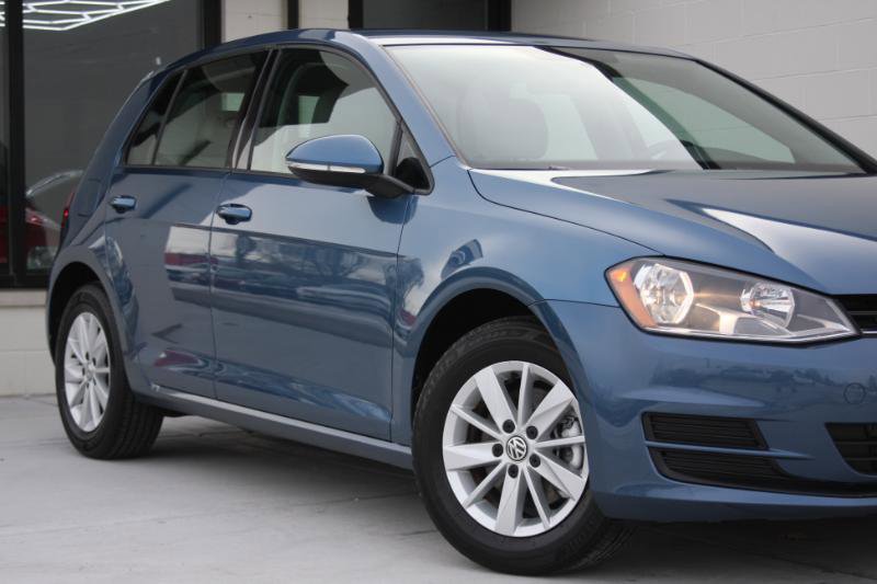 Used 2015 Volkswagen Golf S image 5