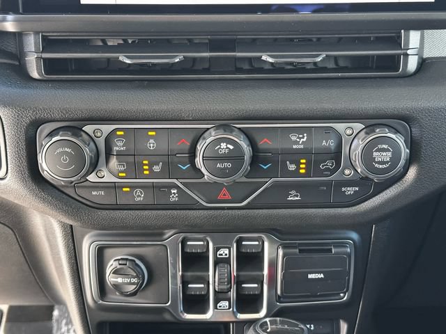 New 2026 Jeep Gladiator Sport AWD/4WD image 17