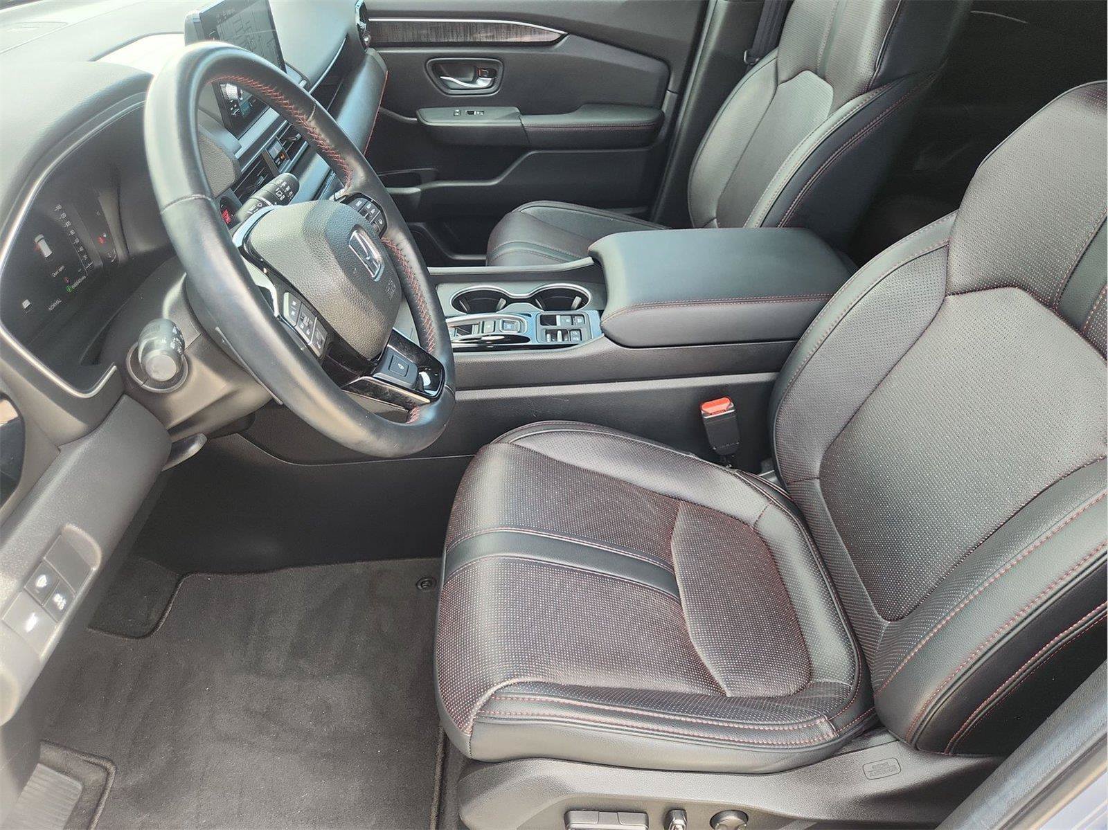 Used 2025 Honda Pilot Black Edition image 20