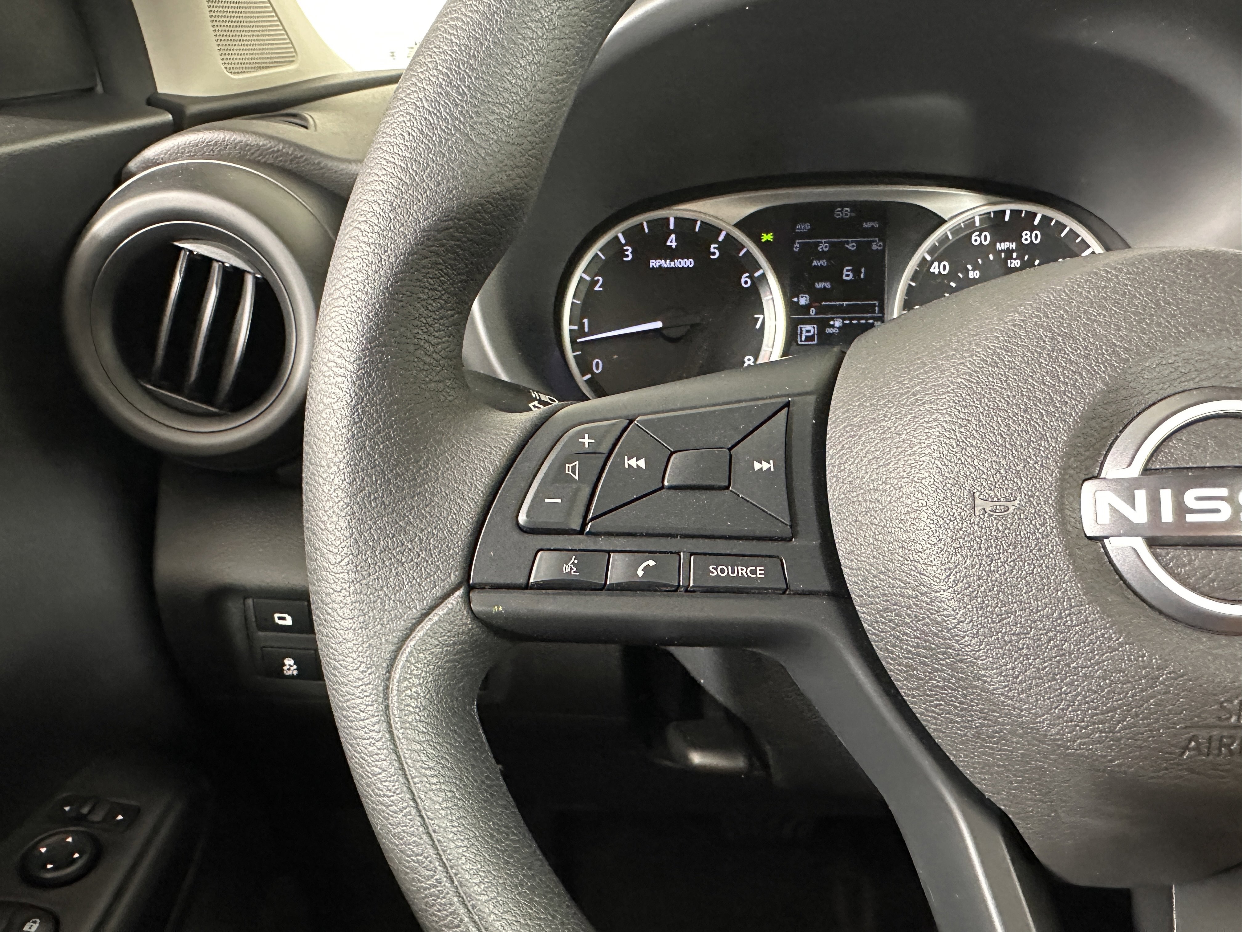 New 2025 Nissan Kicks Play S image 14