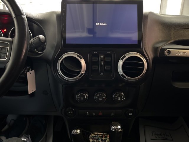 Used 2014 Jeep Wrangler Unlimited Sahara w/ Max Tow Package image 10