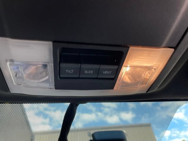 Used 2012 Lincoln Navigator 4WD image 43