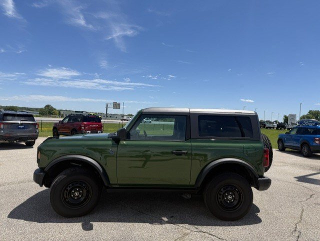 Certified 2022 Ford Bronco Black Diamond AWD/4WD image 6