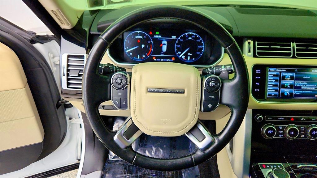 Used 2016 Land Rover Range Rover HSE image 14