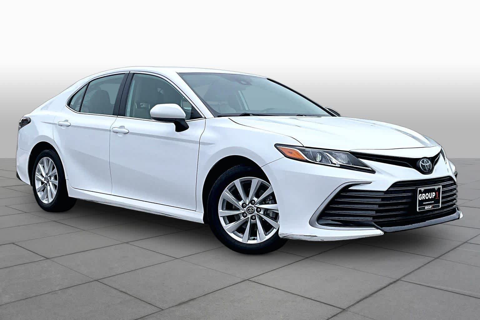 Used 2024 Toyota Camry LE FWD image 4