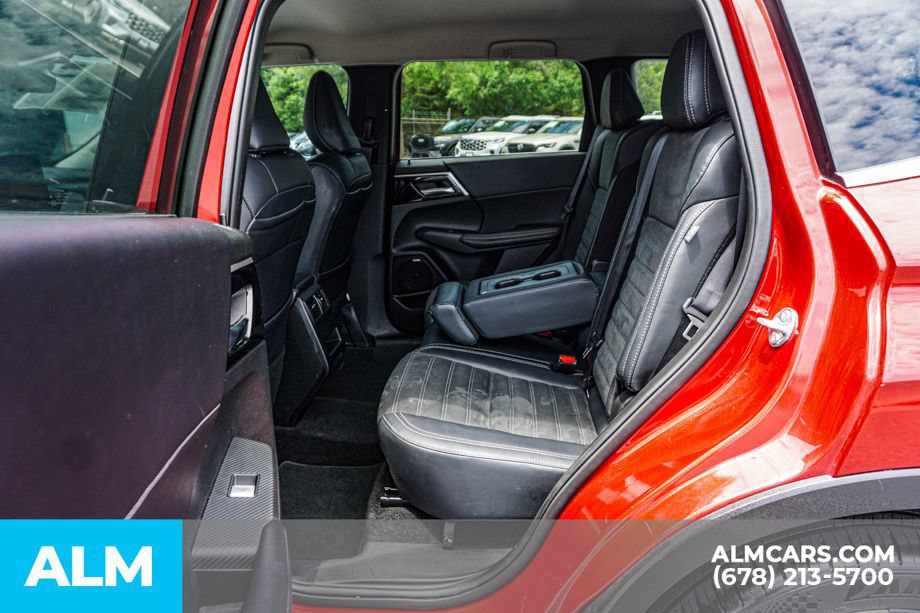 Used 2025 Mitsubishi Outlander SE FWD image 20