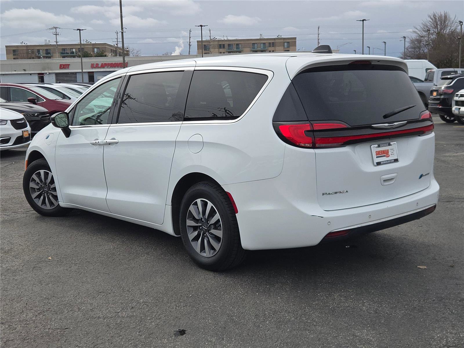 Certified 2024 Chrysler Pacifica Select image 17