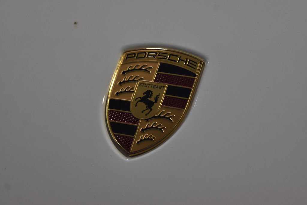 Certified 2025 Porsche Macan Electric image 23