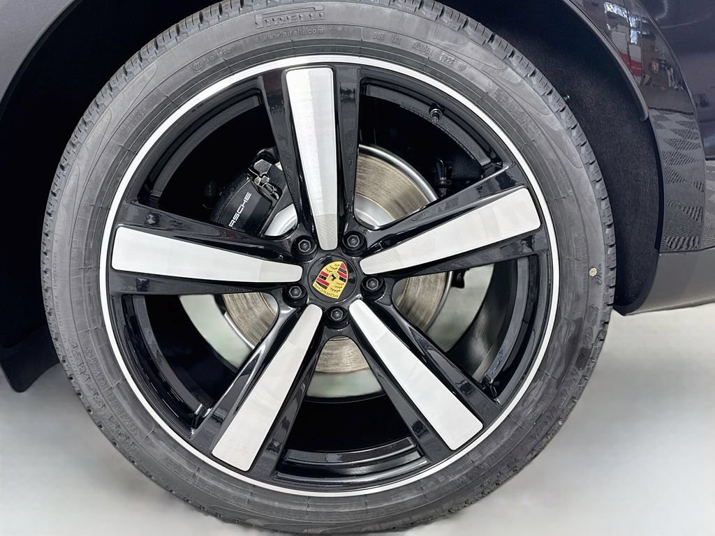 New 2026 Porsche Macan AWD/4WD image 32