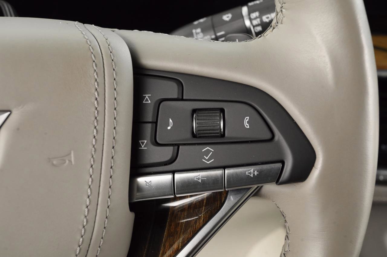 Used 2023 Cadillac Escalade ESV Sport Platinum image 16