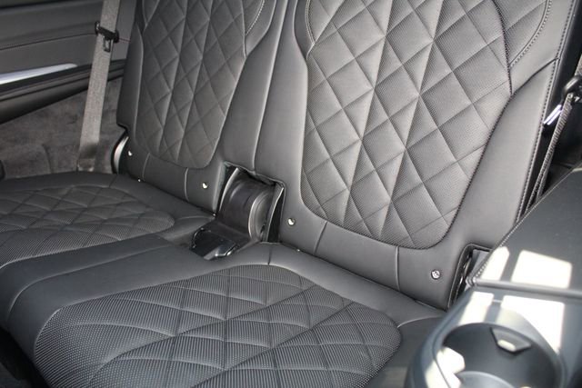 Used 2025 BMW X7 xDrive40i w/ M Sport Package image 27