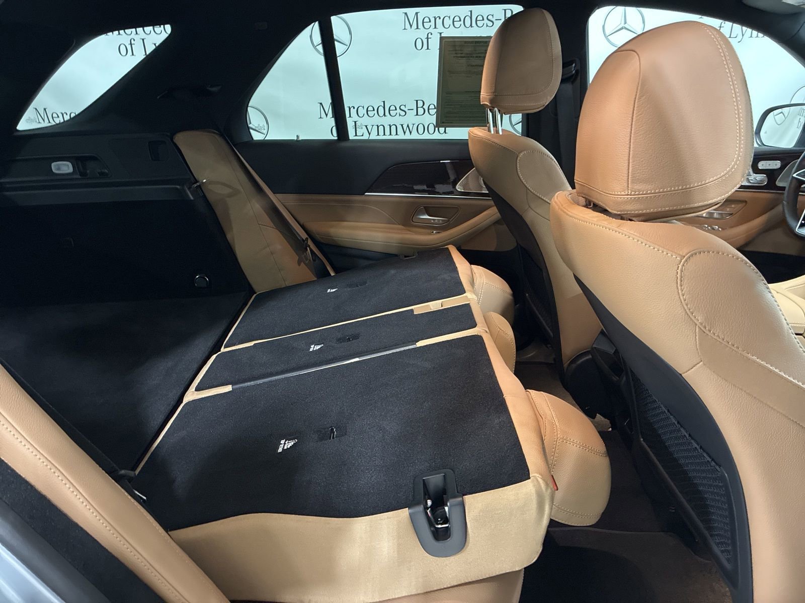 Used 2025 Mercedes-Benz GLE 450e 4MATIC image 26