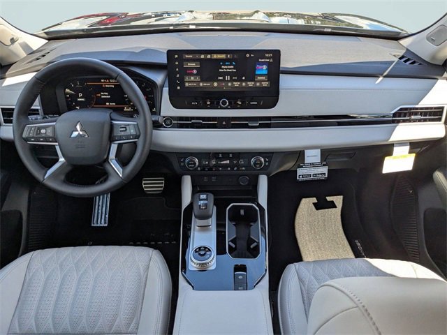 New 2025 Mitsubishi Outlander SEL image 13