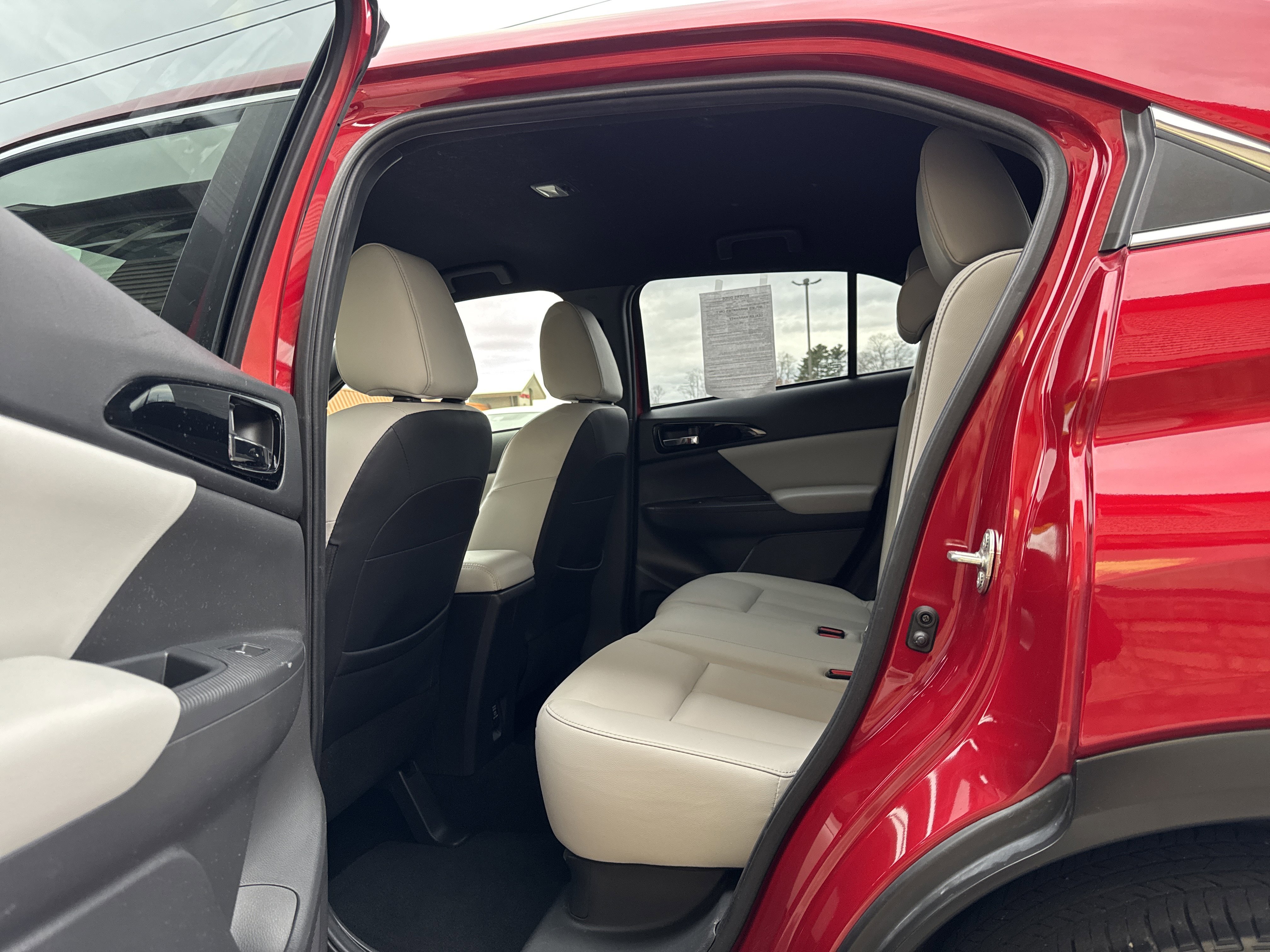 Used 2023 Mitsubishi Eclipse Cross SEL image 9
