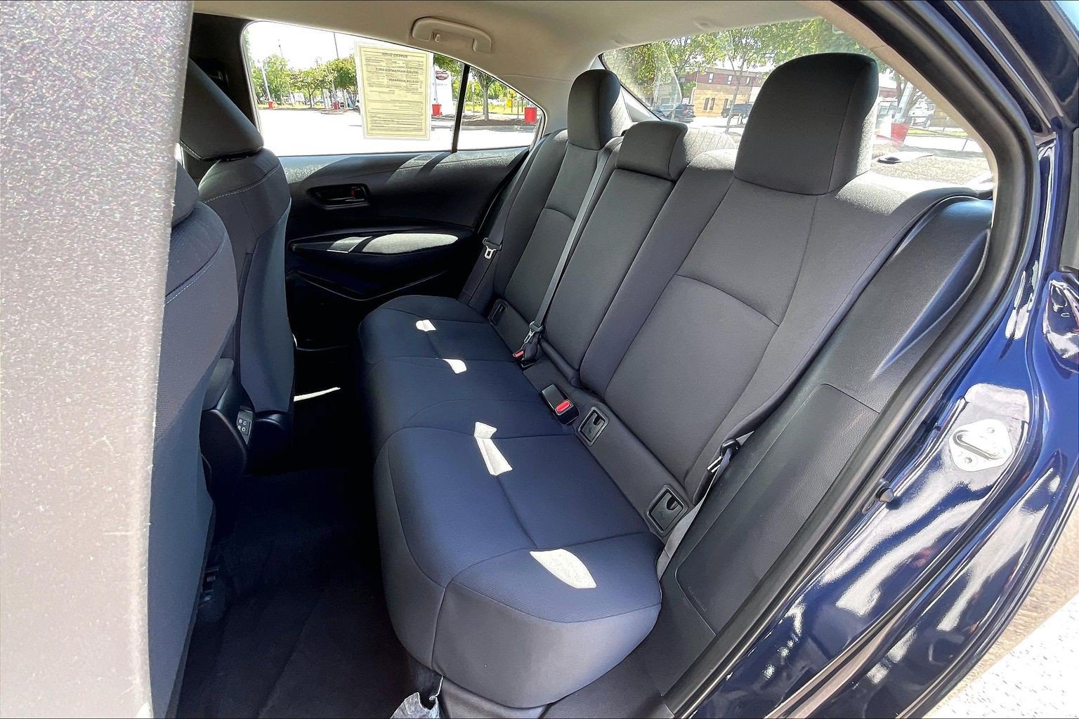 Used 2025 Toyota Corolla LE FWD image 30
