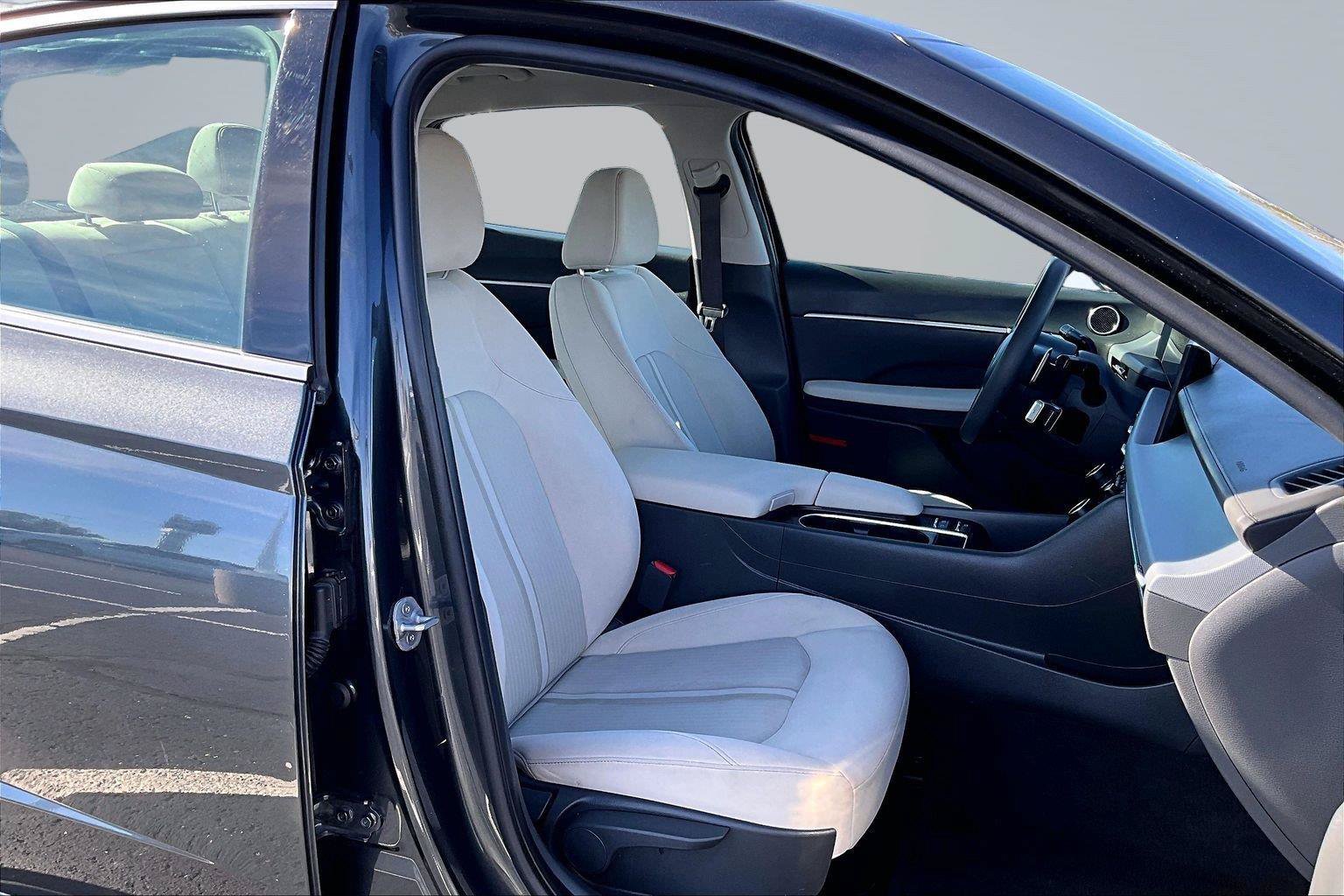 Used 2025 Hyundai Sonata SEL FWD image 8
