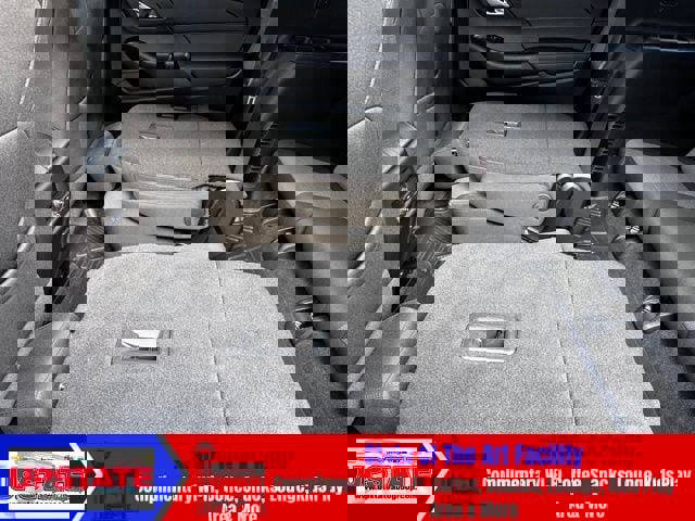 Used 2023 Chevrolet Traverse LT w/ Rear Camera Mirror Package image 25