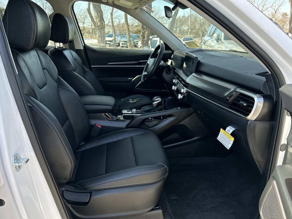 Certified 2025 Kia Telluride S image 23
