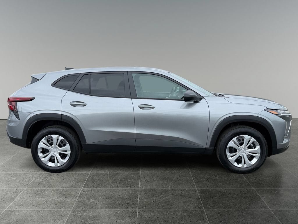 New 2026 Chevrolet Trax LS w/ Driver Confidence Package FWD image 10