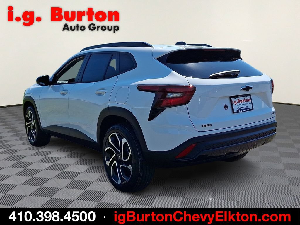 New 2026 Chevrolet Trax RS FWD image 3