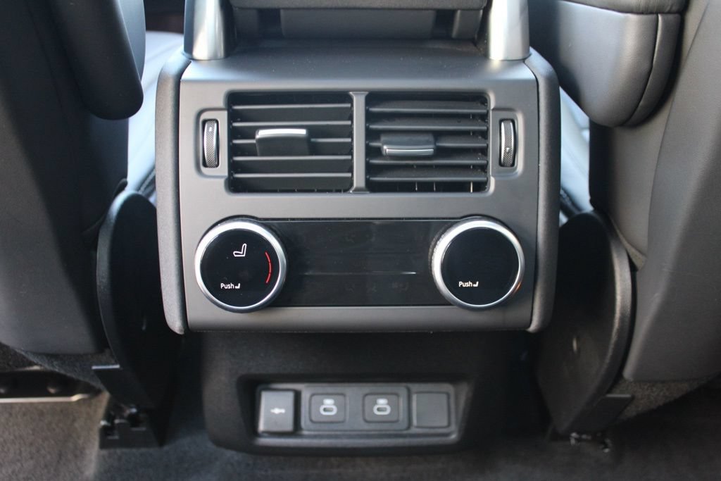 Certified 2025 Land Rover Discovery Dynamic SE AWD/4WD image 36