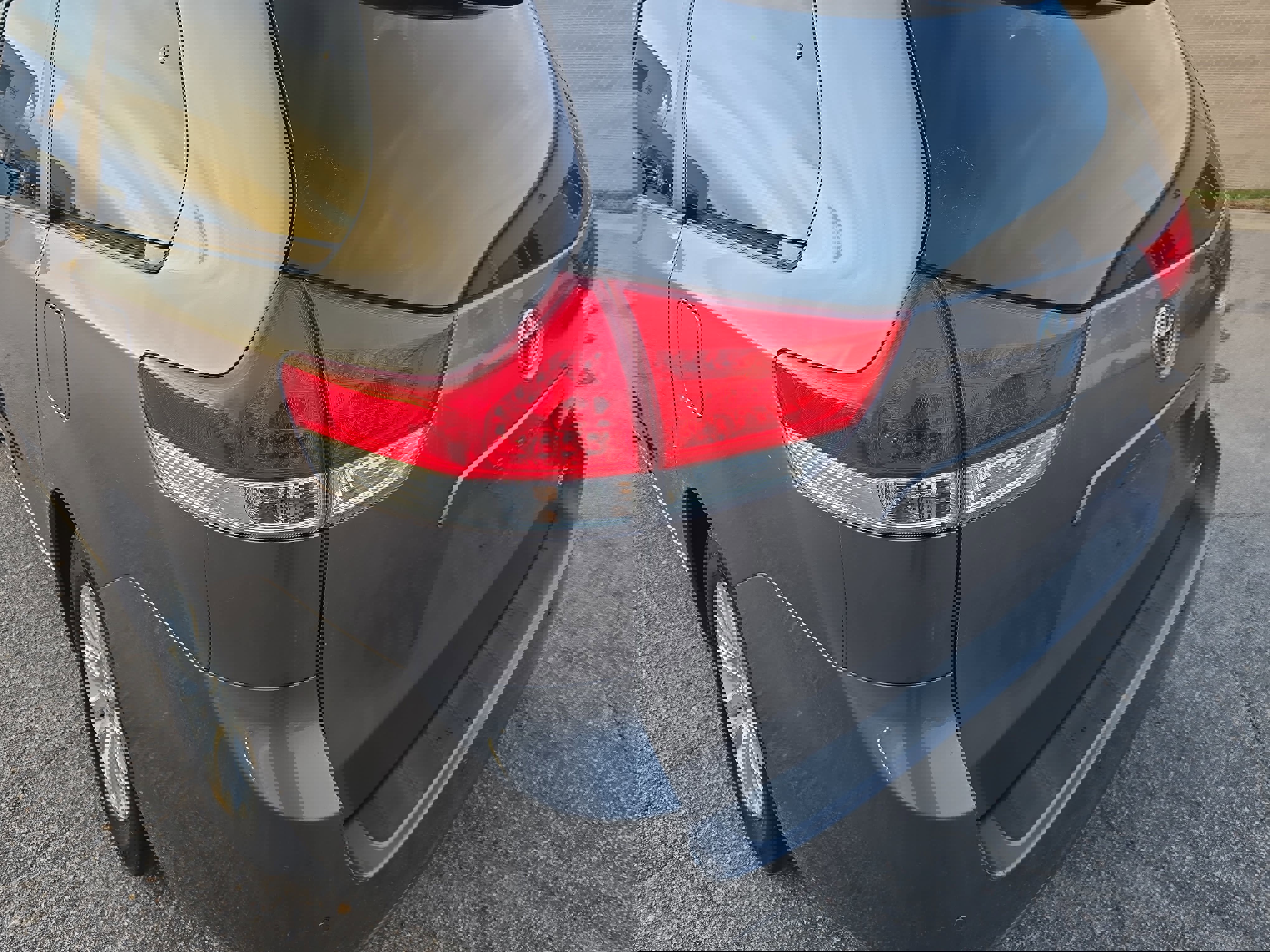 Used 2011 Toyota Sienna XLE image 37