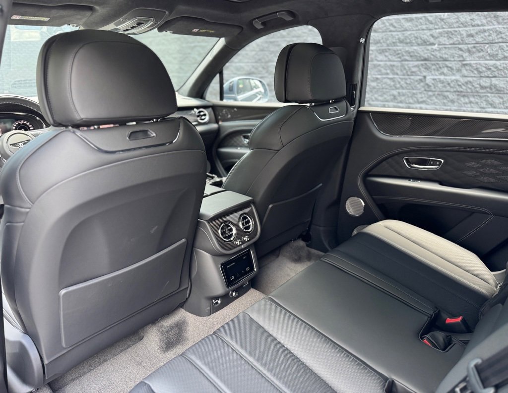 New 2025 Bentley Bentayga image 10