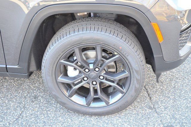 New 2025 Jeep Grand Cherokee Limited image 10
