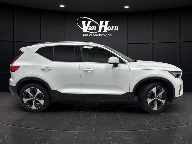Used 2025 Volvo XC40 B5 Core w/ Protection Package Premier AWD/4WD image 8