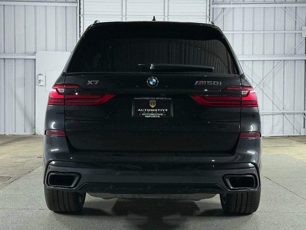 Used 2022 BMW X7 M50i image 11