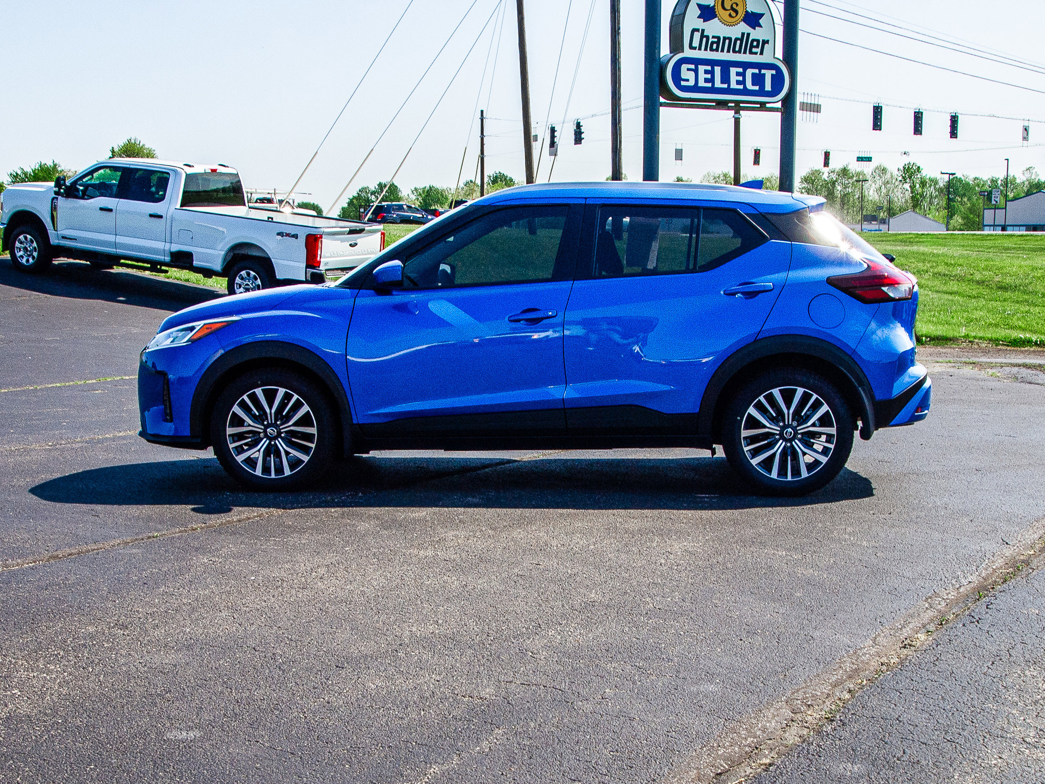 Used 2021 Nissan Kicks SV FWD image 4
