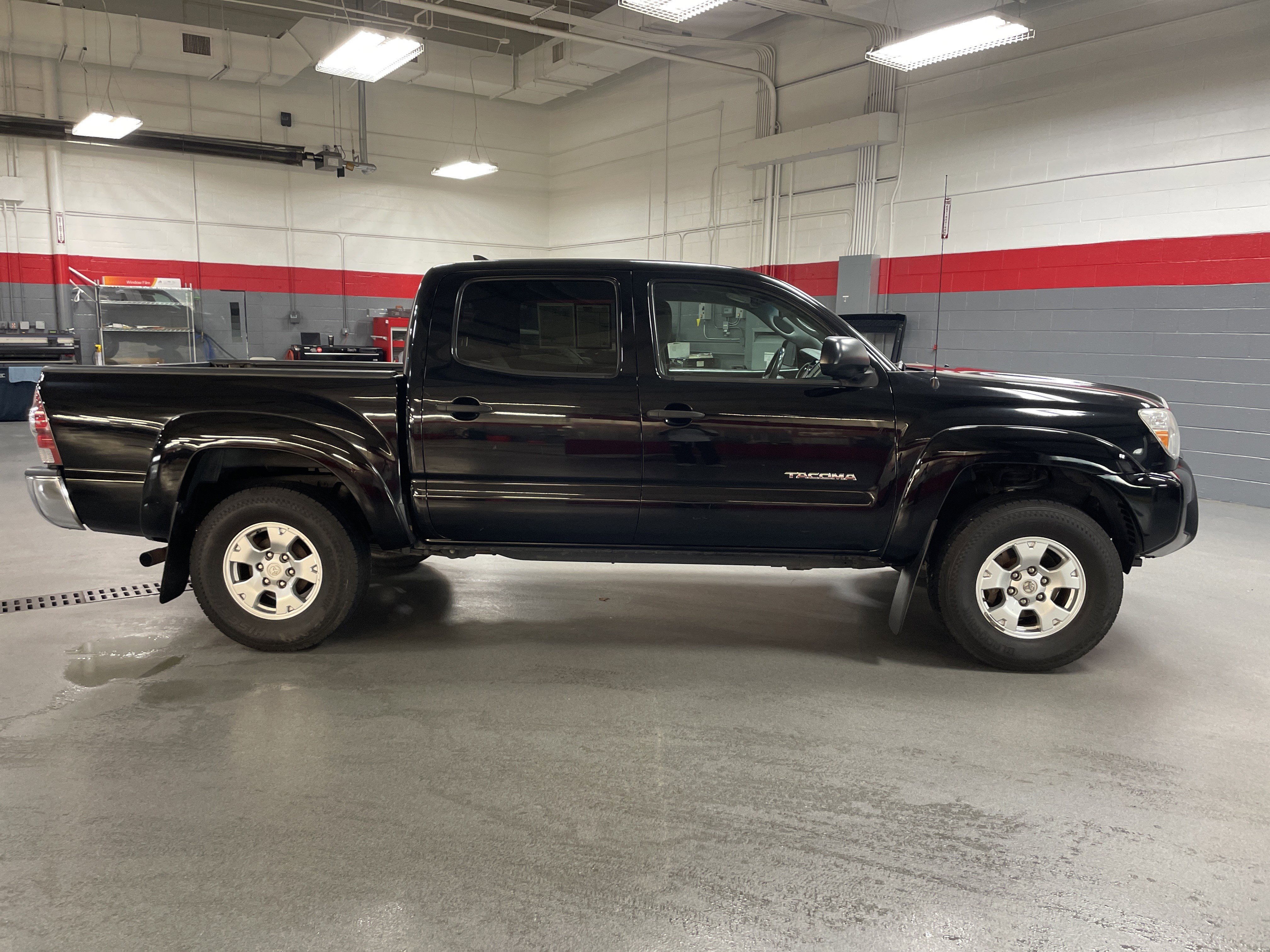 Used 2014 Toyota Tacoma PreRunner w/ SR5 Package image 11
