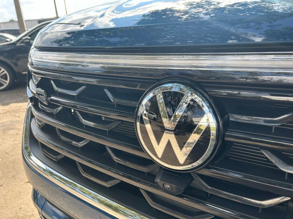 Used 2025 Volkswagen Atlas Cross Sport SEL Premium R-Line image 9