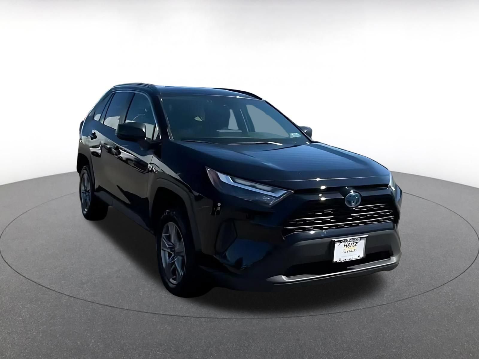 Used 2024 Toyota RAV4 LE AWD/4WD image 3