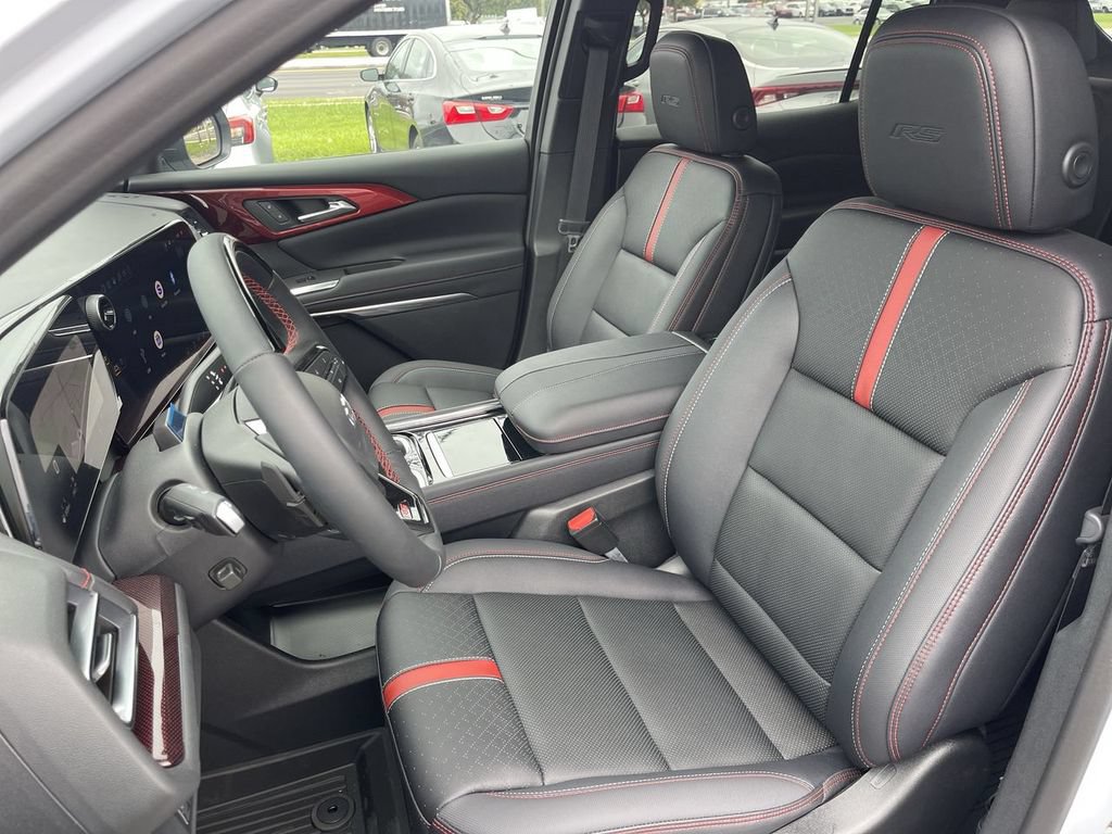 New 2026 Chevrolet Traverse RS w/ LPO, Floor Liner Package AWD/4WD image 11