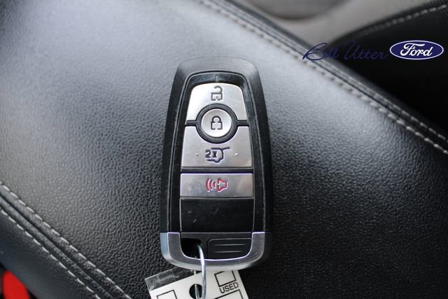 Used 2022 Ford Escape SE w/ SE Sport Appearance Package image 11