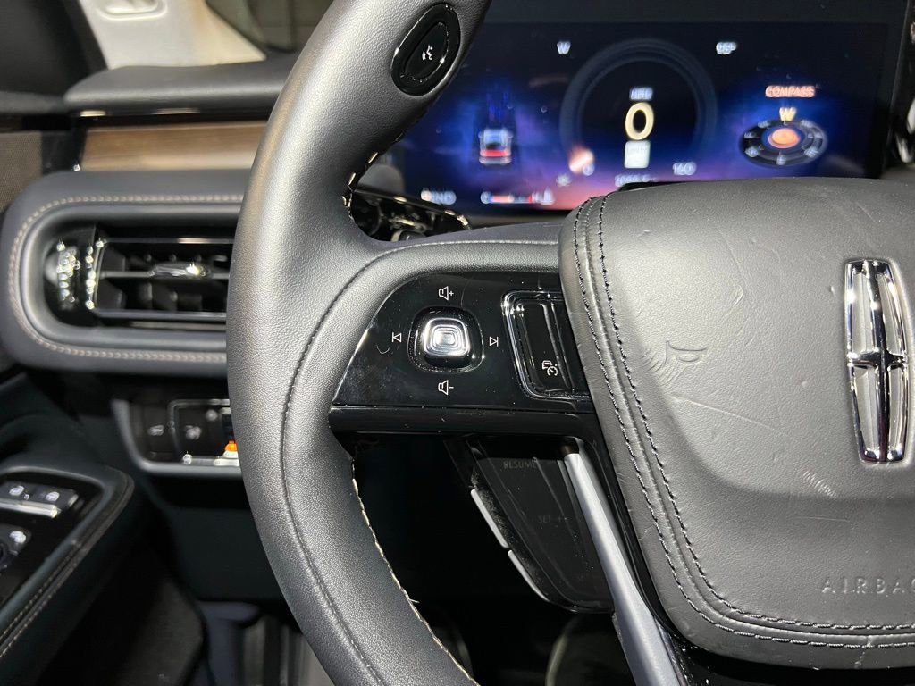 Used 2025 Lincoln Aviator Reserve w/ Illumination Package image 11