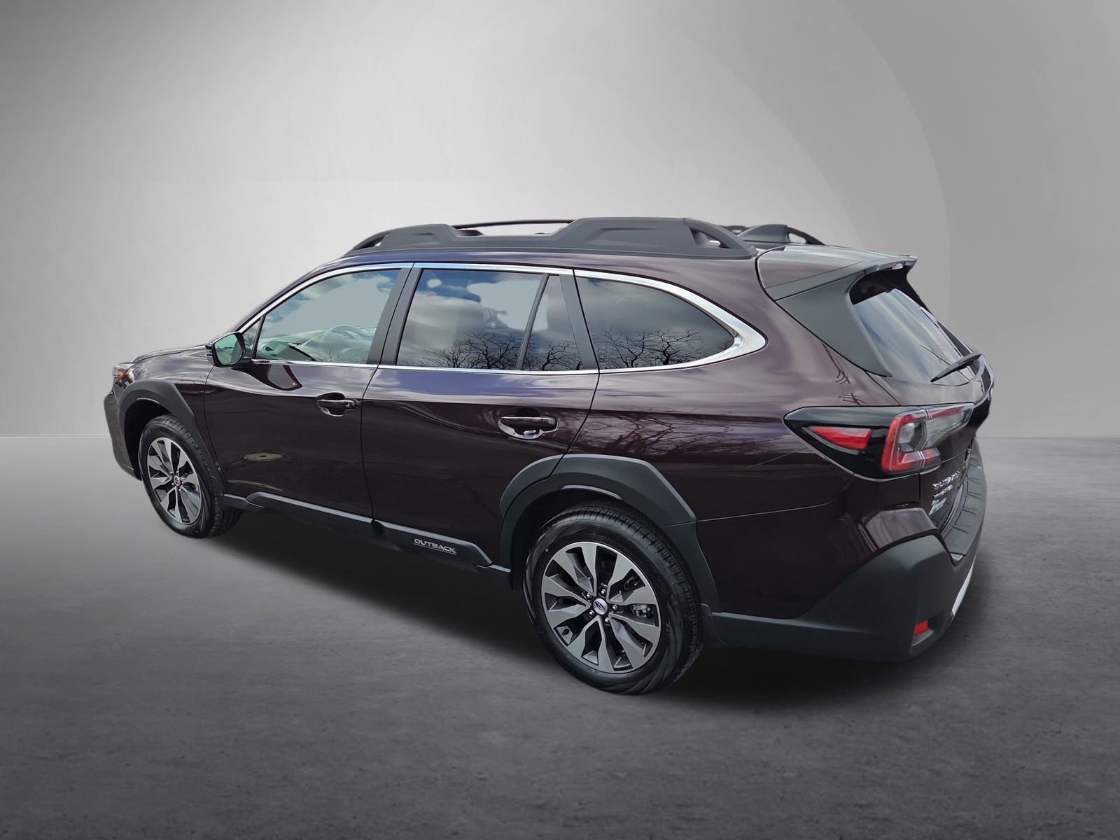 Used 2025 Subaru Outback Limited image 6