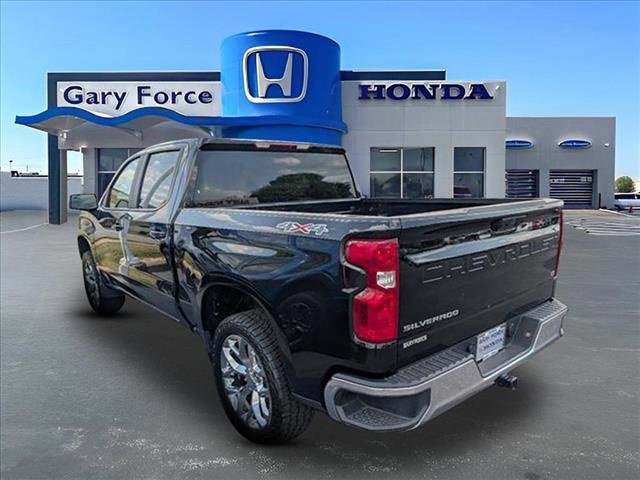 Used 2025 Chevrolet Silverado 1500 LT image 3