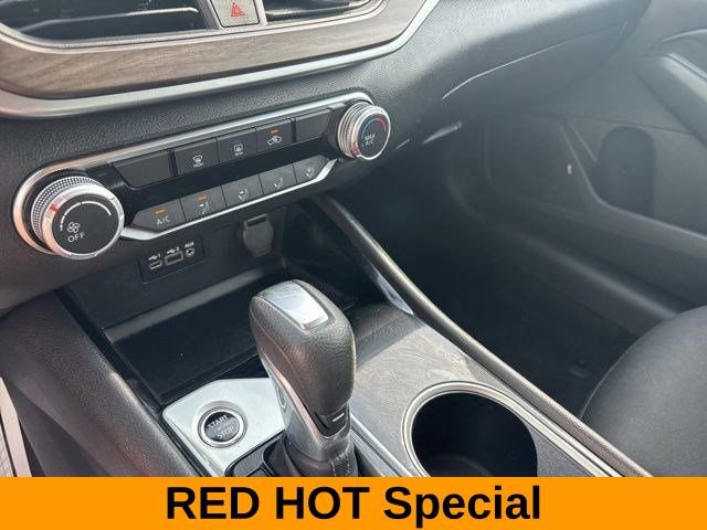 Used 2024 Nissan Altima 2.5 SV image 23