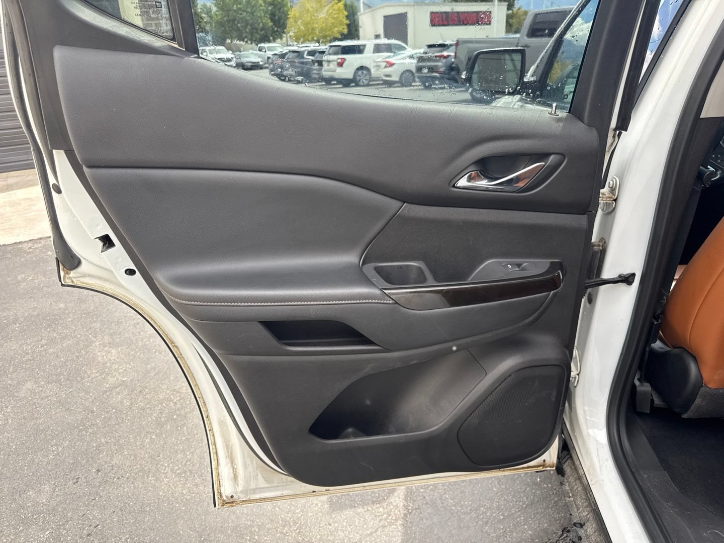Used 2020 GMC Acadia AT4 w/ Driver Alert Package II AWD/4WD image 17
