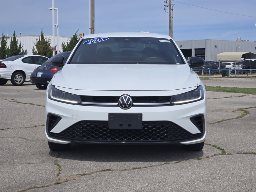 Used 2025 Volkswagen Jetta Sport image 2
