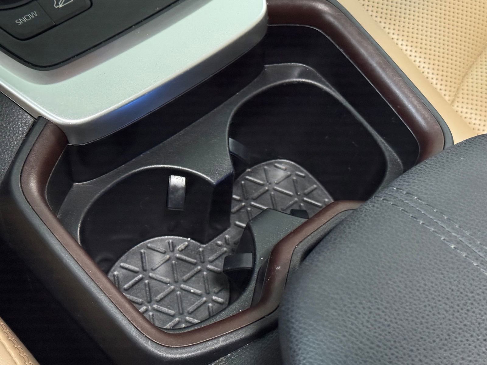 Used 2021 Toyota RAV4 Limited w/ Limited Grade Weather Package AWD/4WD image 29