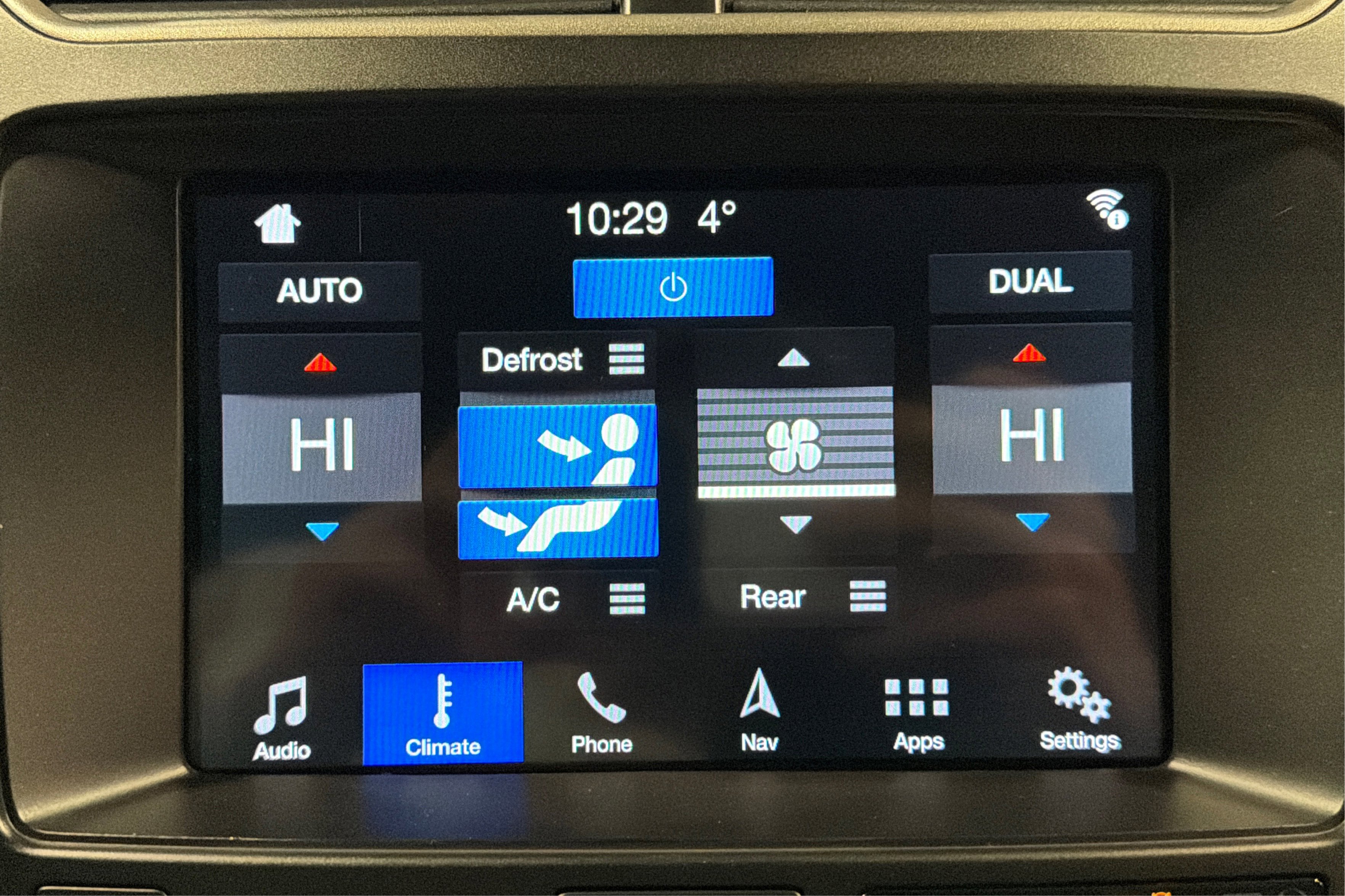 Used 2018 Ford Explorer XLT w/ Equipment Group 202A AWD/4WD image 30