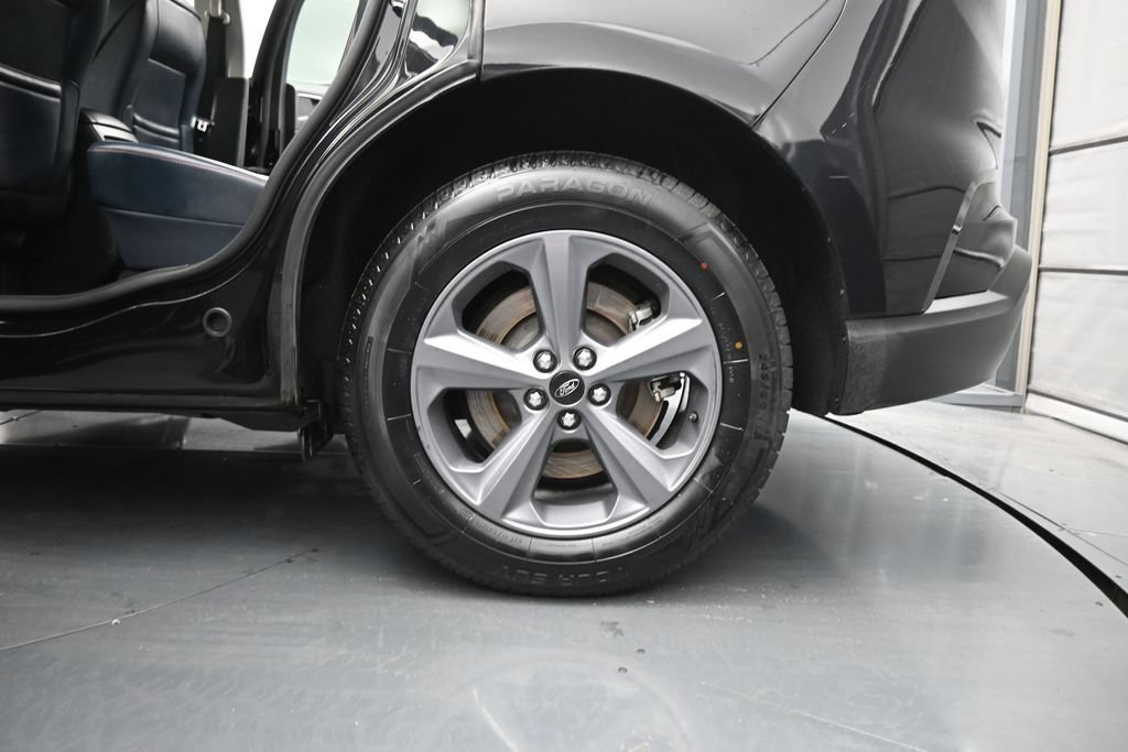 Used 2022 Ford Edge SEL w/ Sport Appearance Package AWD/4WD image 17